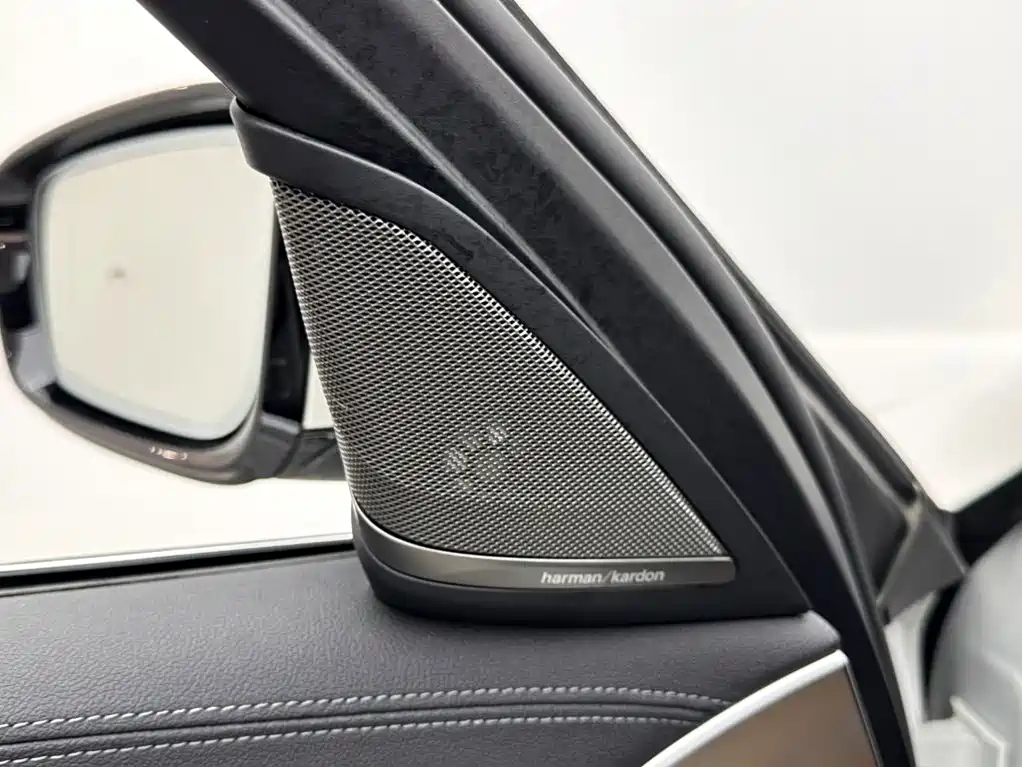 BMW 5 Series — миниатюра 15