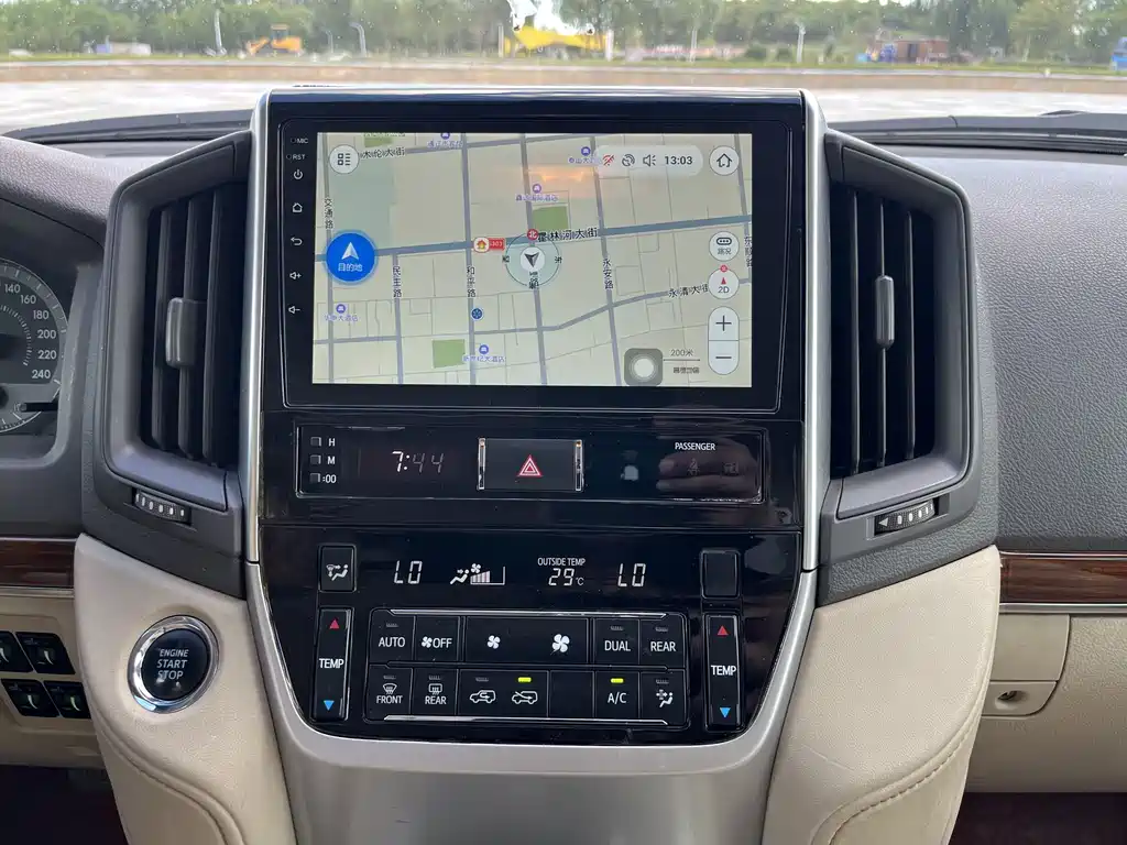 Toyota Land Cruiser — миниатюра 11