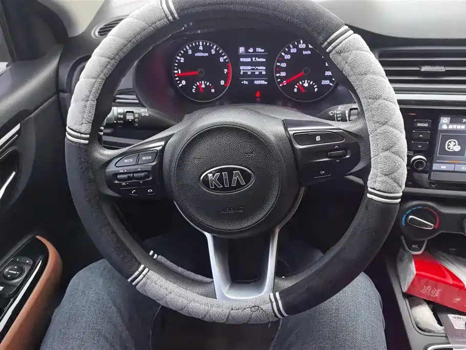 KIA KX CROSS