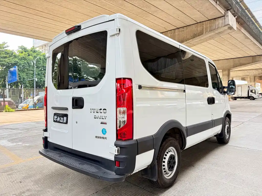 IVECO Ousheng — миниатюра 5