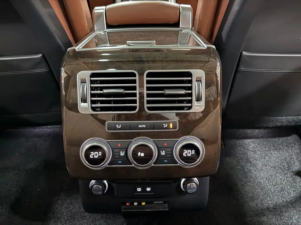 Land Rover Range Rover — миниатюра 10