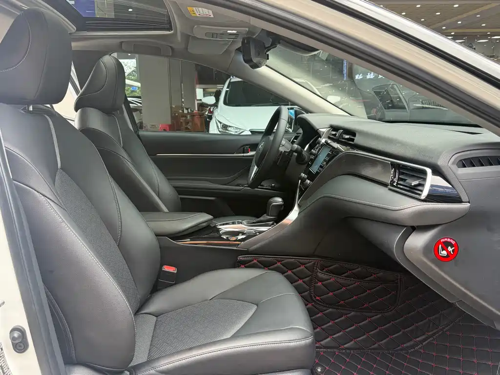 Toyota Camry — миниатюра 10