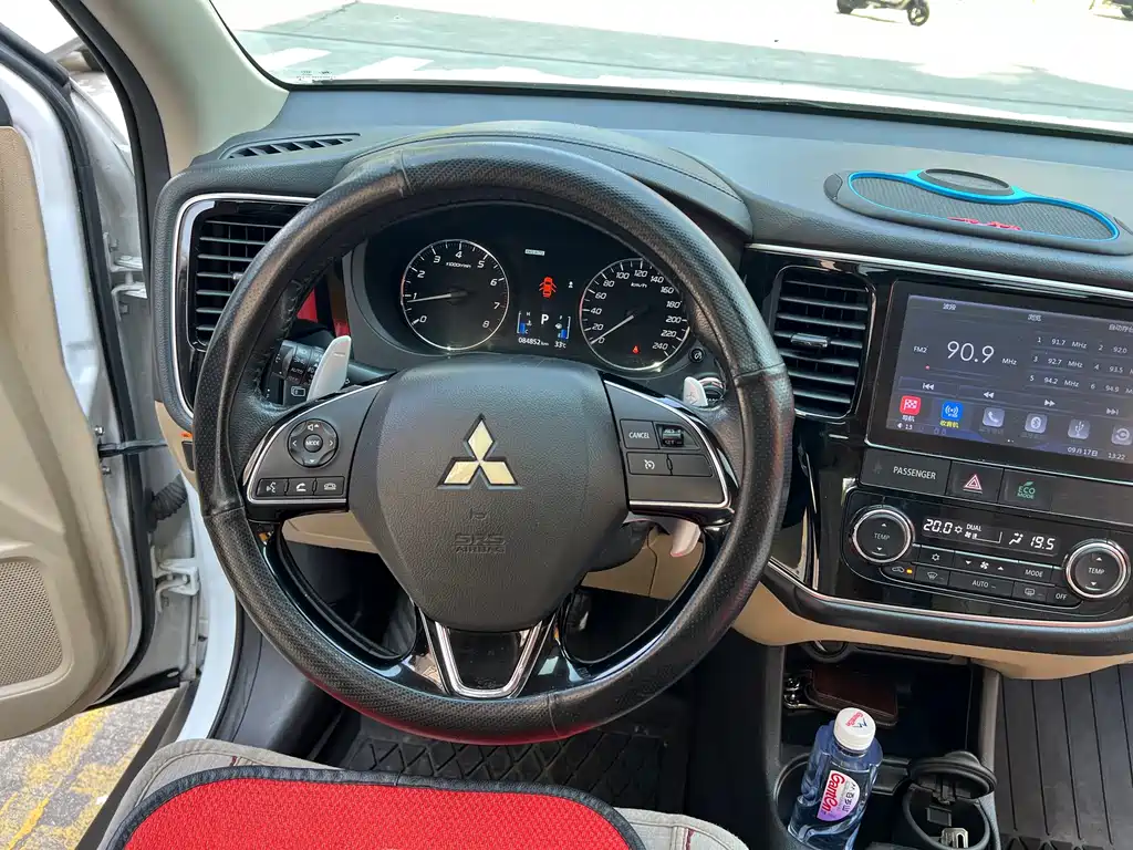 Mitsubishi Outlander — миниатюра 12