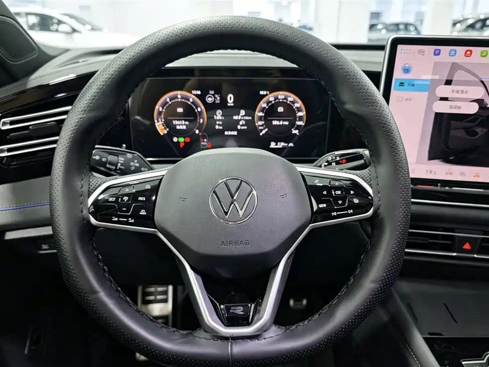Volkswagen Tiguan L — миниатюра 11