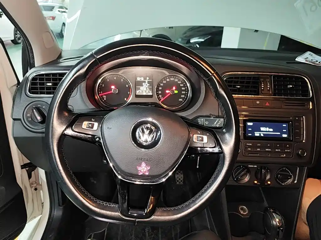 Volkswagen Polo — миниатюра 11