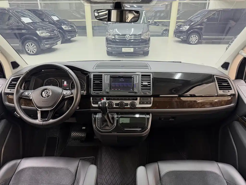 Volkswagen Multivan — миниатюра 6