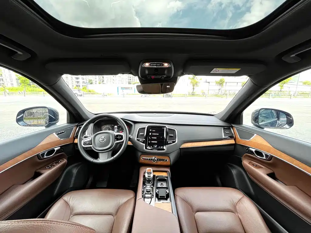 Volvo XC90 — миниатюра 3