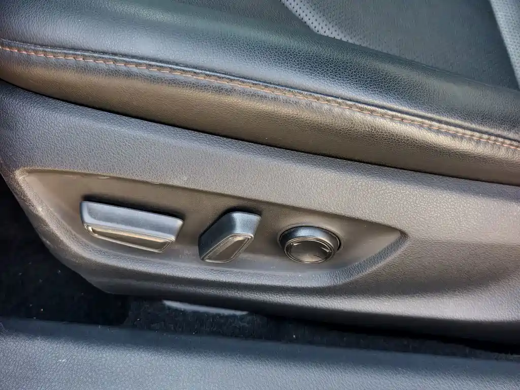 Toyota Camry — миниатюра 11