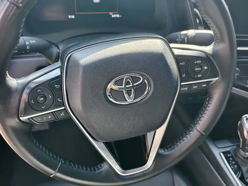 Toyota Camry — миниатюра 13