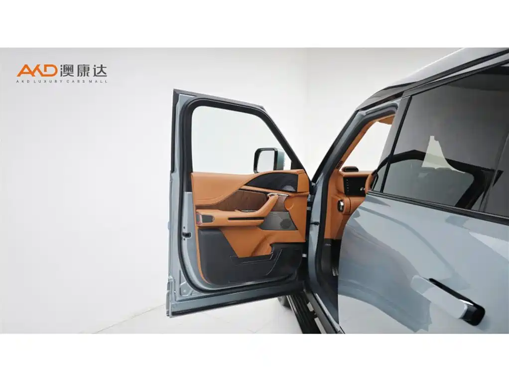 Yangwang Yangwang U8 — миниатюра 10