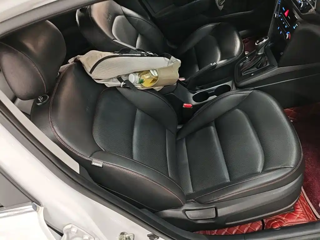 Hyundai Elantra — миниатюра 25