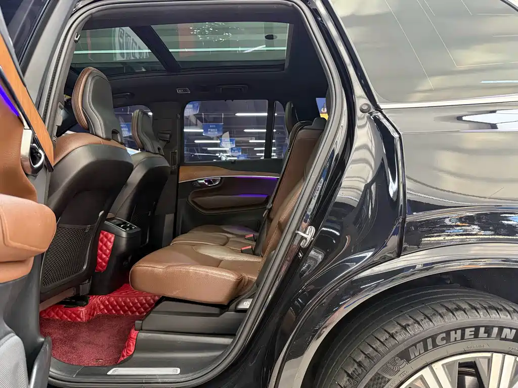 Volvo XC90 — миниатюра 5