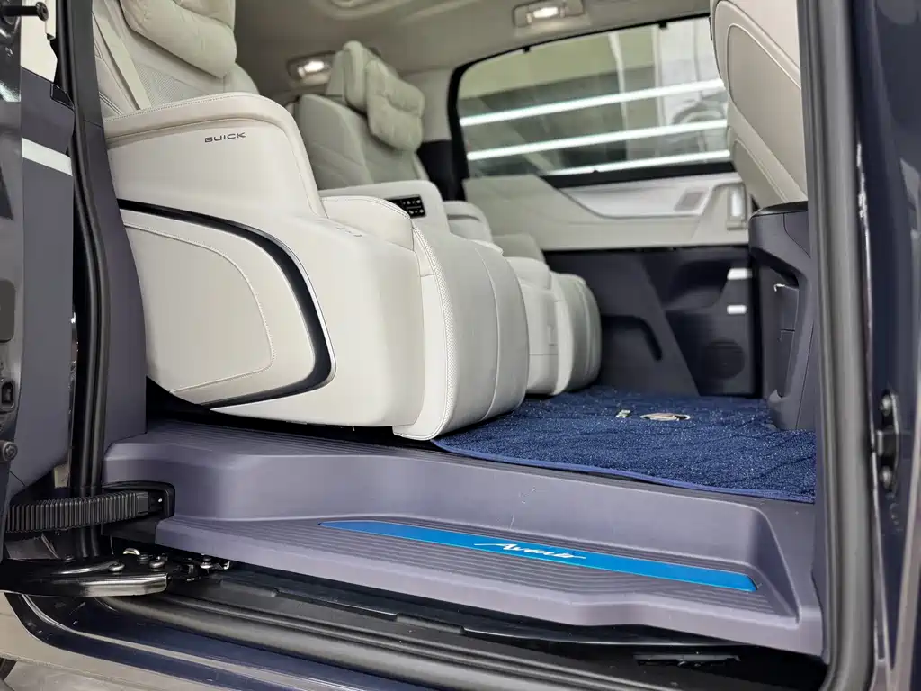 Buick GL8 Hybrid — миниатюра 13