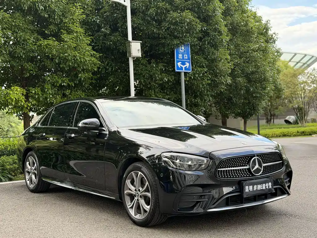 Mercedes-Benz E-Class — миниатюра 3