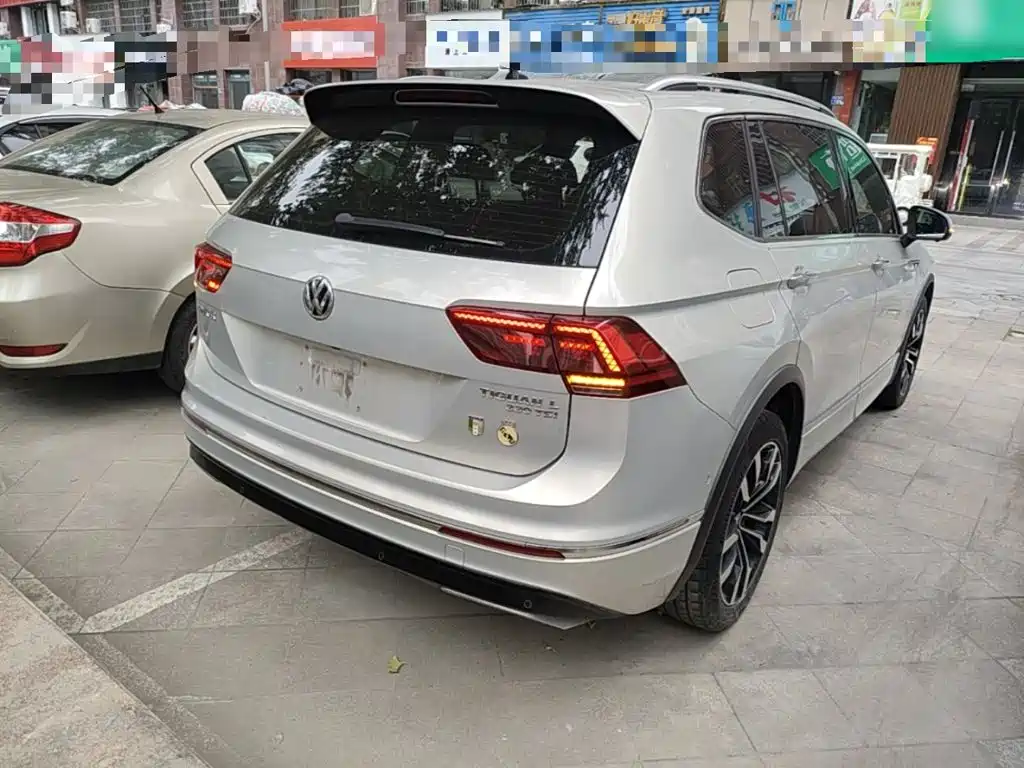 Volkswagen Tiguan L — миниатюра 7