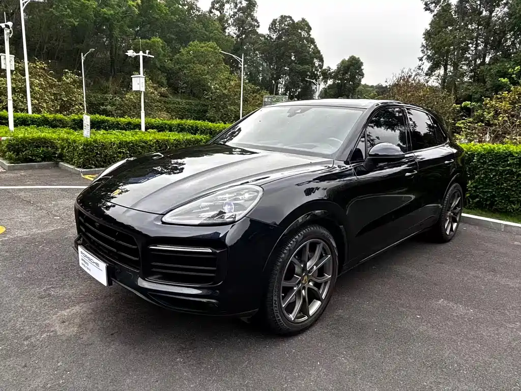Porsche Cayenne 2021