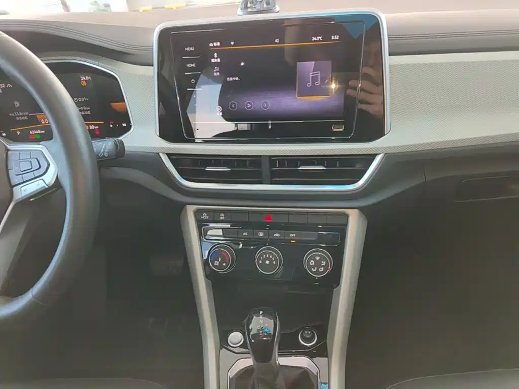 Volkswagen T-Roc — миниатюра 13