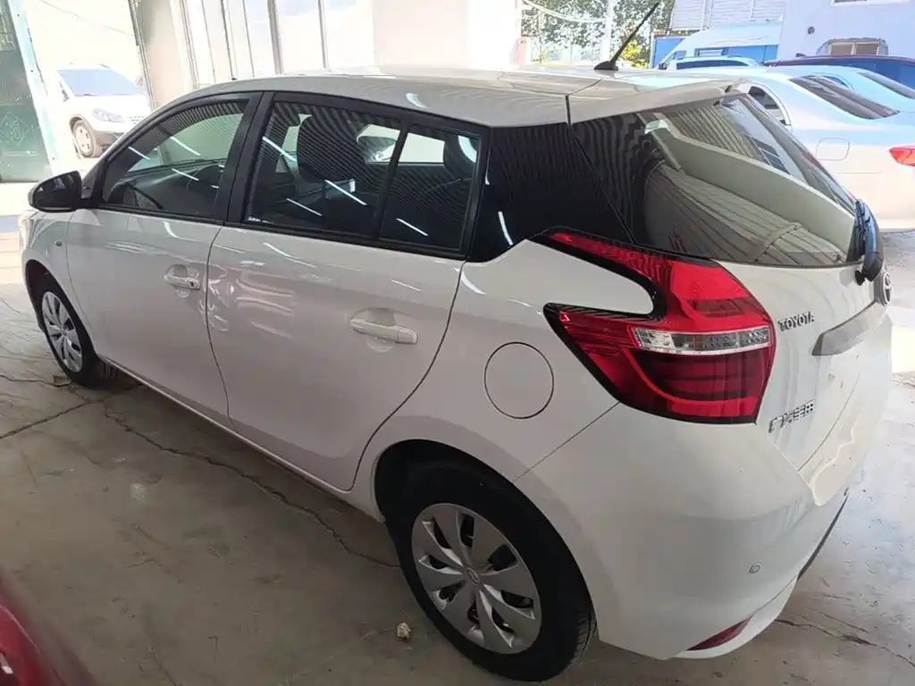 Toyota Yaris L — миниатюра 5