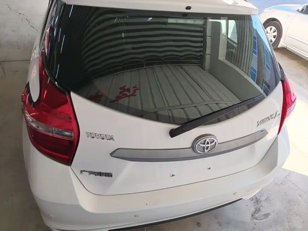 Toyota Yaris L — миниатюра 6
