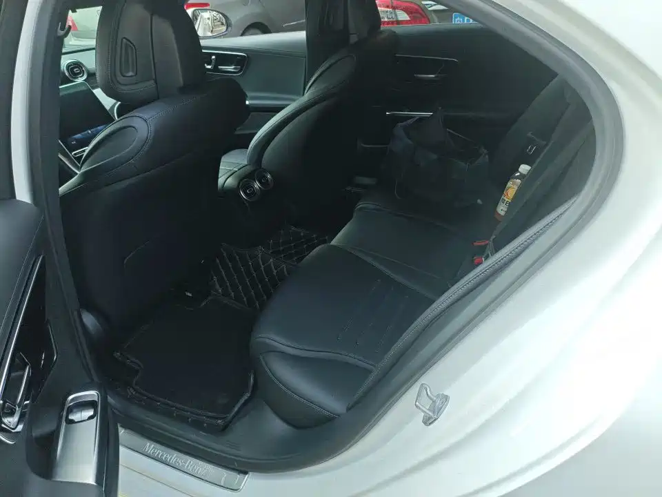 Mercedes-Benz C-Class — миниатюра 10