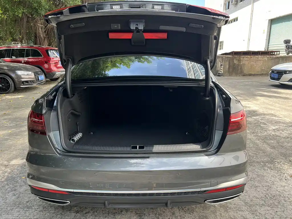 Audi A4L — миниатюра 9