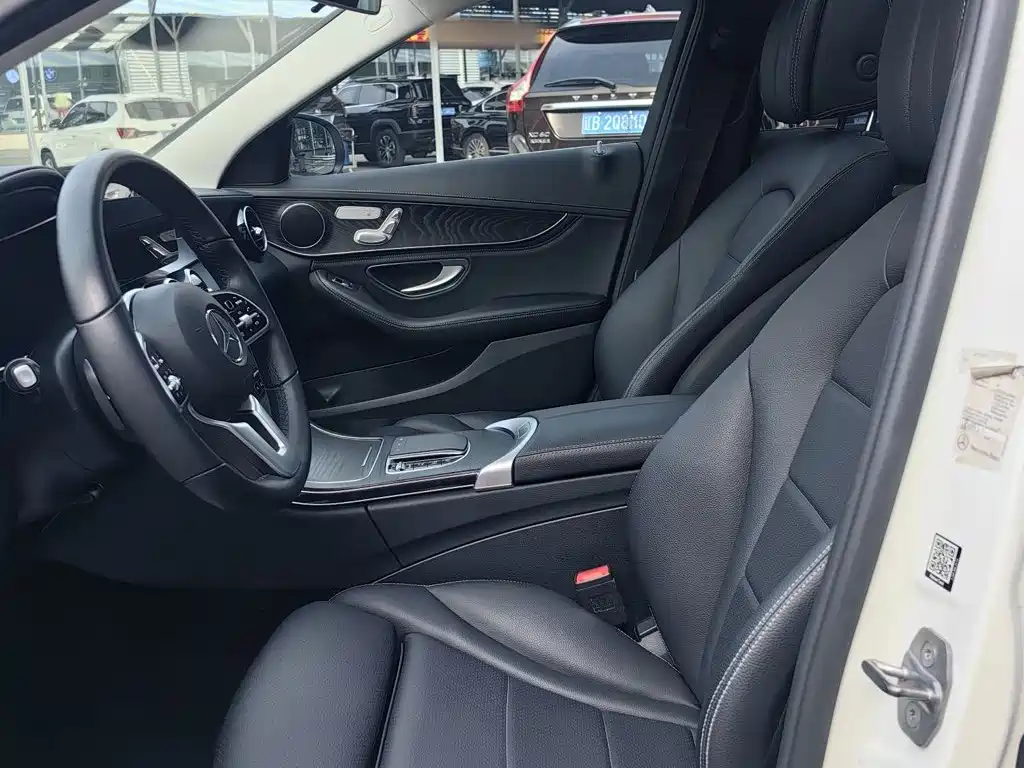 Mercedes-Benz C-Class — миниатюра 13