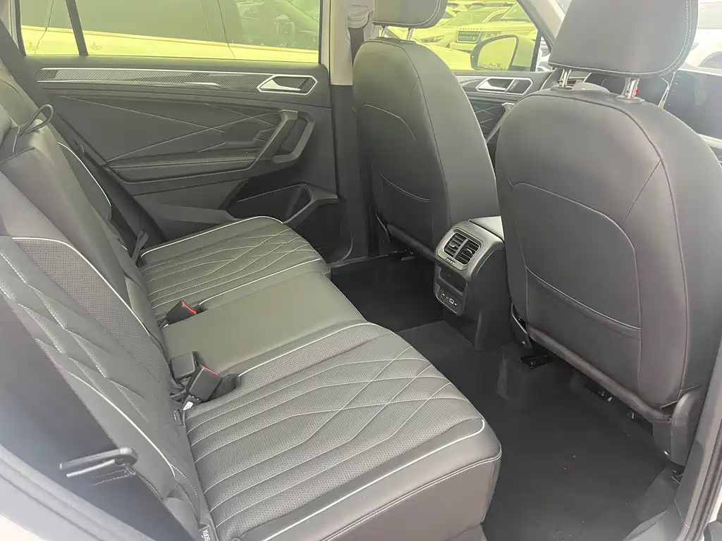 Volkswagen Tiguan L — миниатюра 12