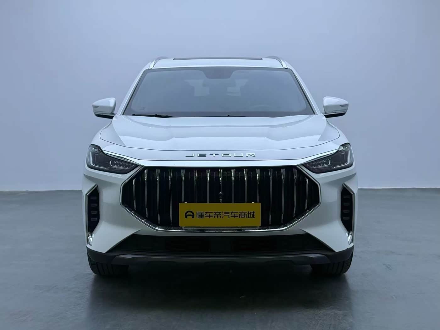 Jetour Jetour X70 PLUS 1.5 л 2024 г. Белый, пробег 32000 км