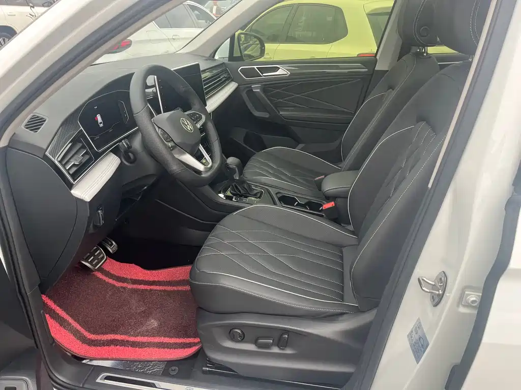 Volkswagen Tiguan L — миниатюра 10