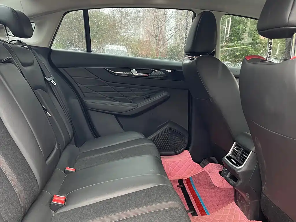 DONGFENG YI HYUN MAX