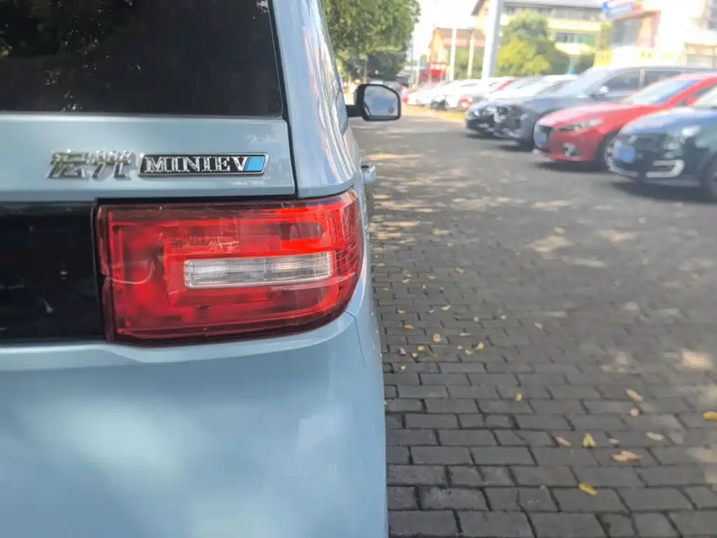 Wuling MINIEV — миниатюра 8