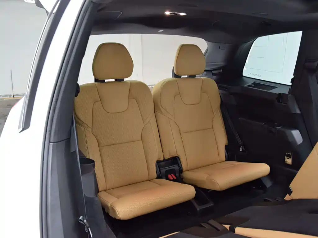 Volvo XC90 — миниатюра 21