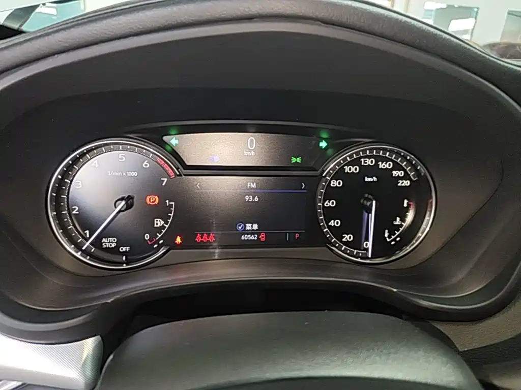 Cadillac XT4 — миниатюра 12