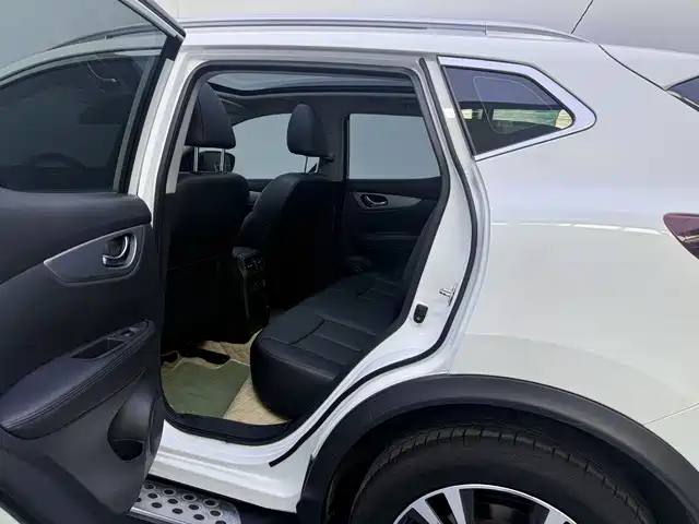 Nissan Qashqai — миниатюра 13