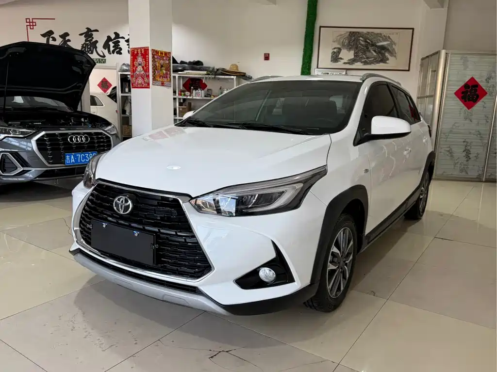 Toyota Yaris L 2023