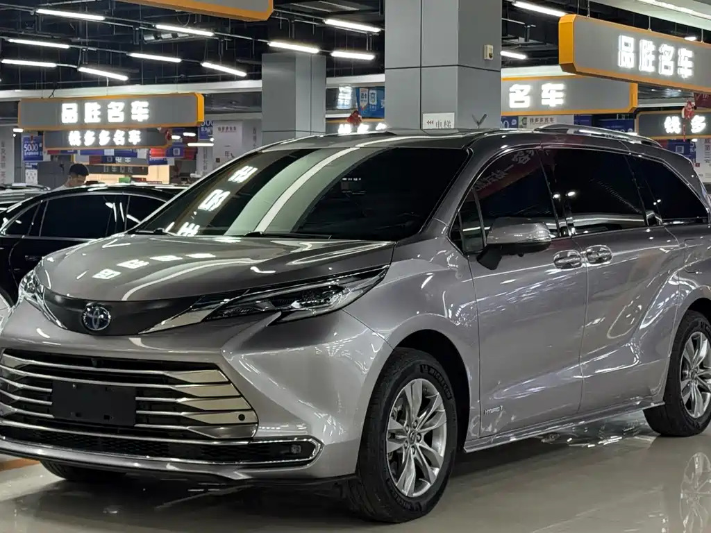 TOYOTA SIENNA