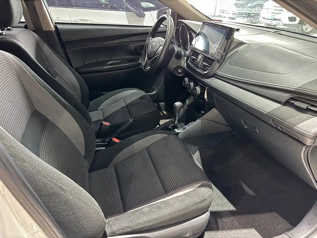 Toyota Vios FS — миниатюра 10