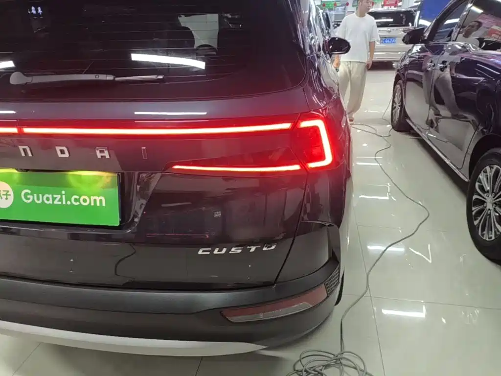 Hyundai Custo — миниатюра 8