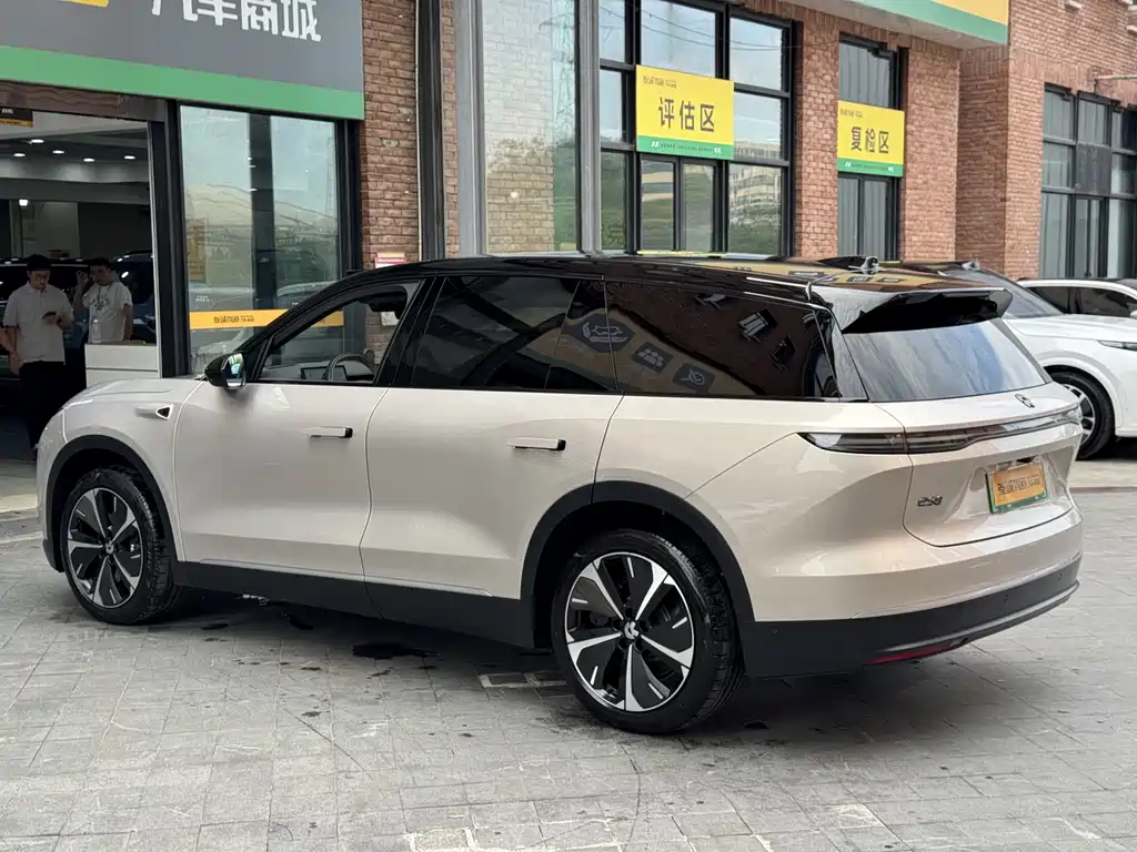 NIO ES8 — миниатюра 6