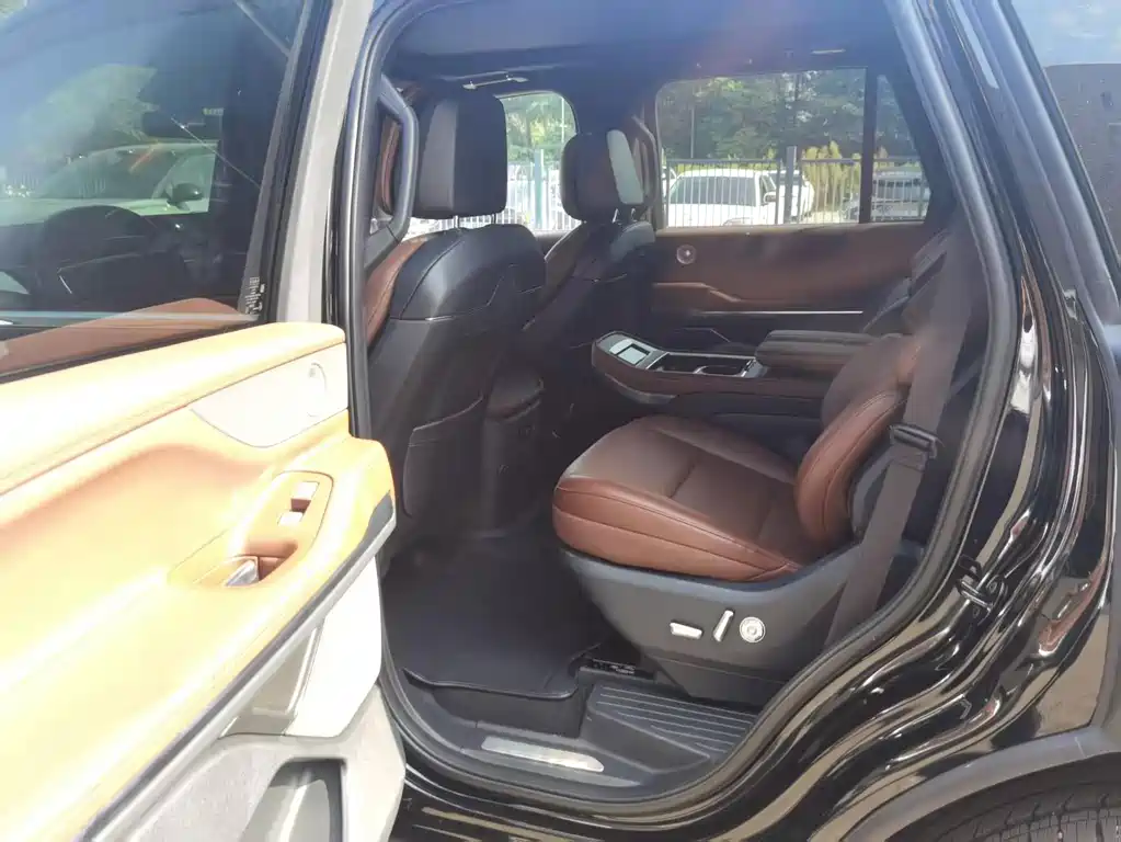Lincoln Navigator — миниатюра 6