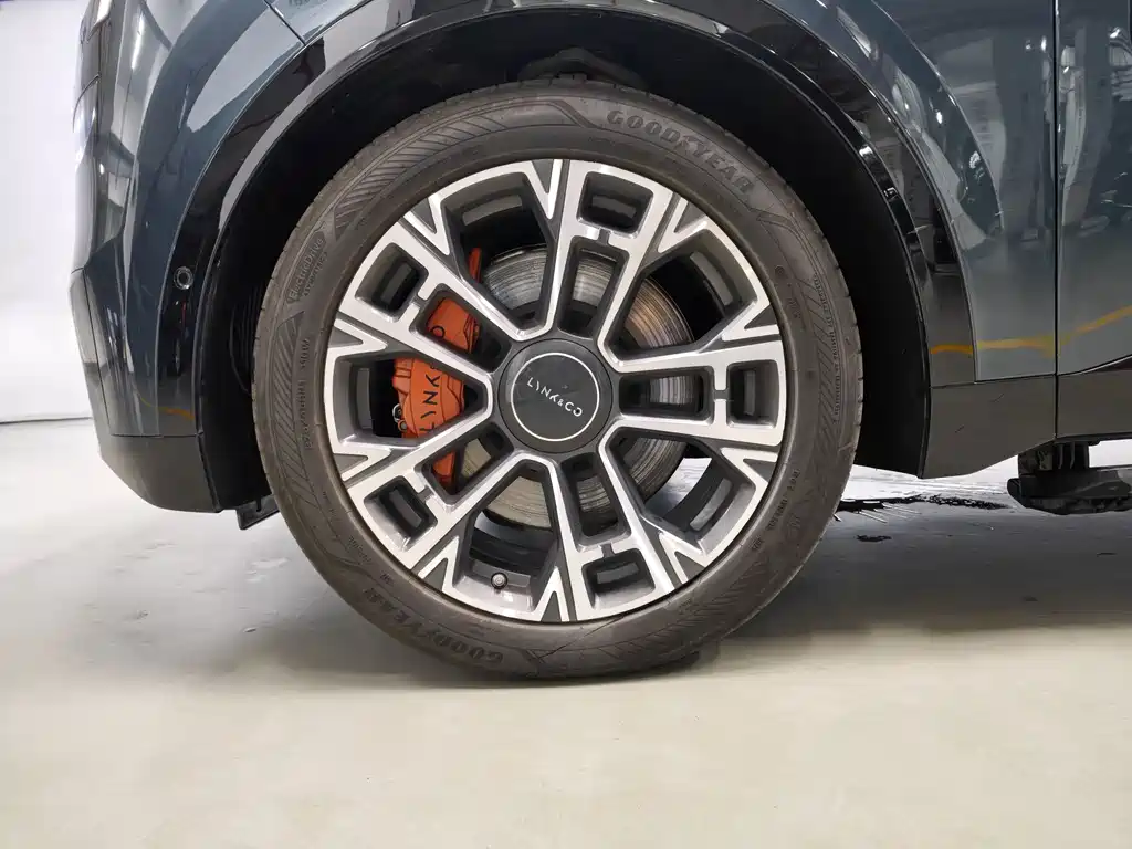 Lynk & Co 900 — миниатюра 14