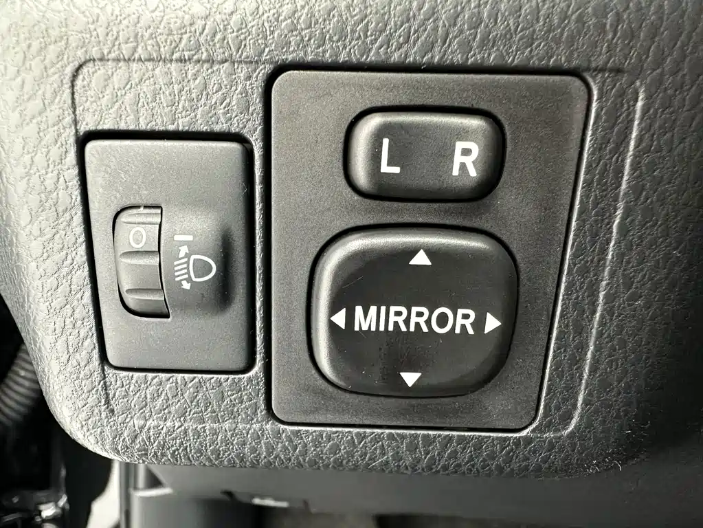 Toyota Yaris L — миниатюра 12