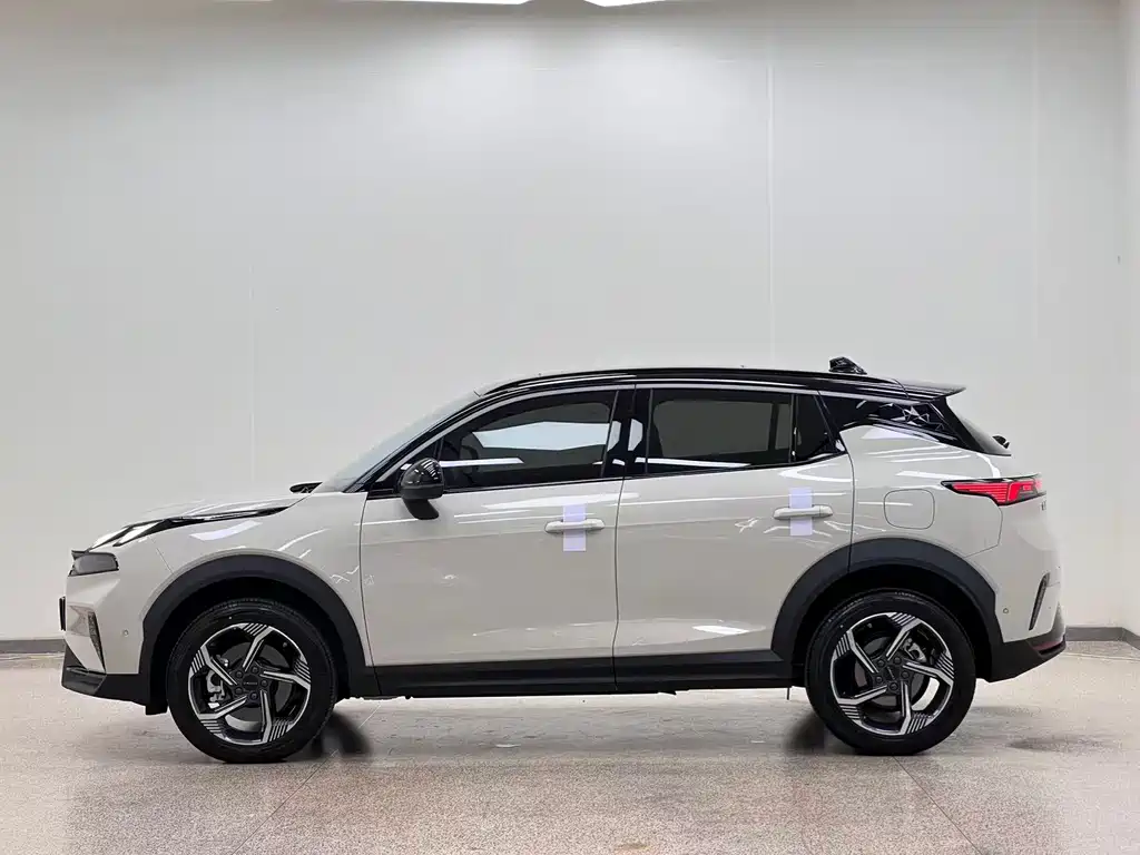 Lynk & Co 06 — миниатюра 30