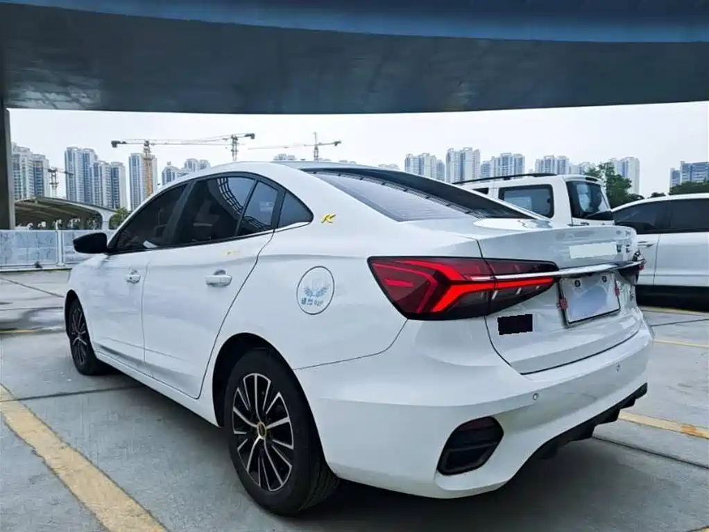 ROEWE I5