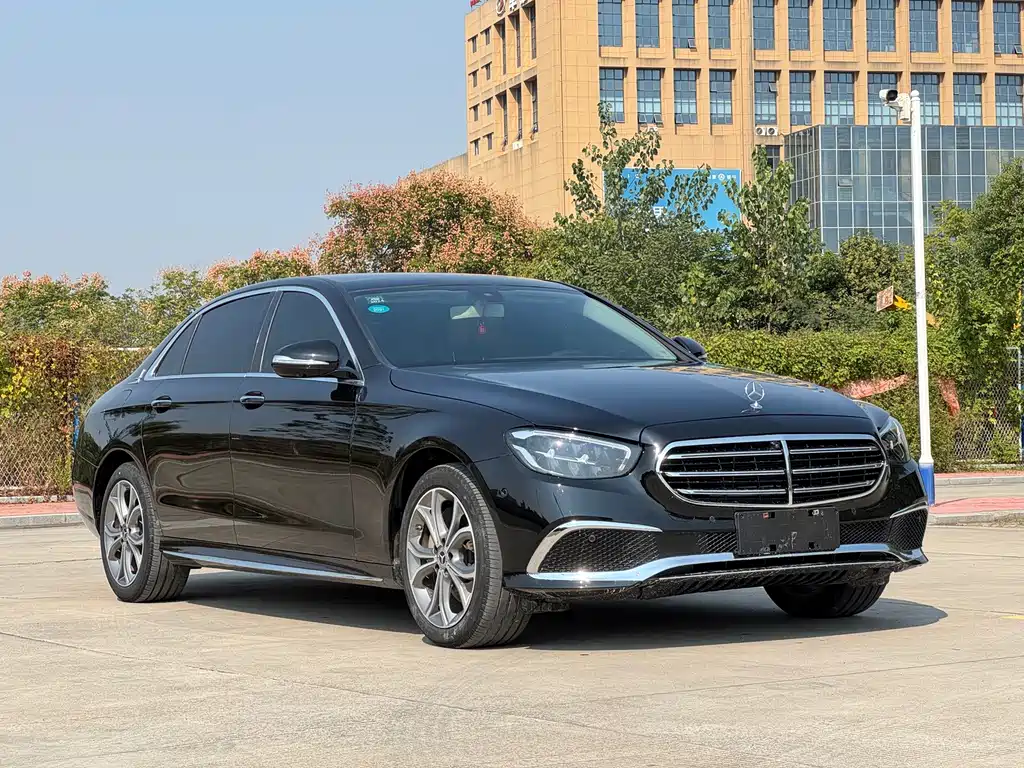 Mercedes-Benz E-Class — миниатюра 3