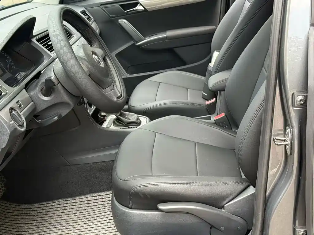 Volkswagen Lavida — миниатюра 8
