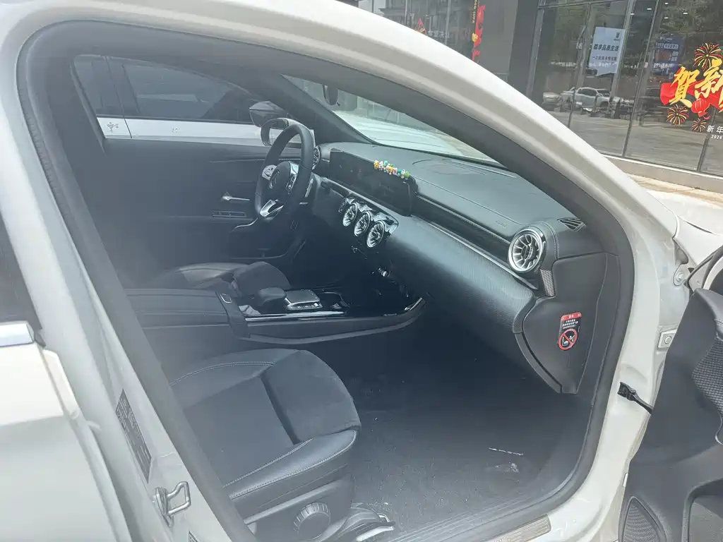 Mercedes-Benz A-Class — миниатюра 8