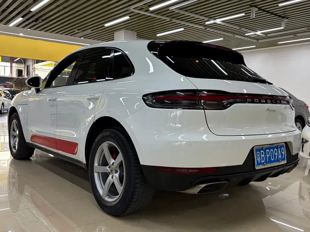 Porsche Macan — миниатюра 9