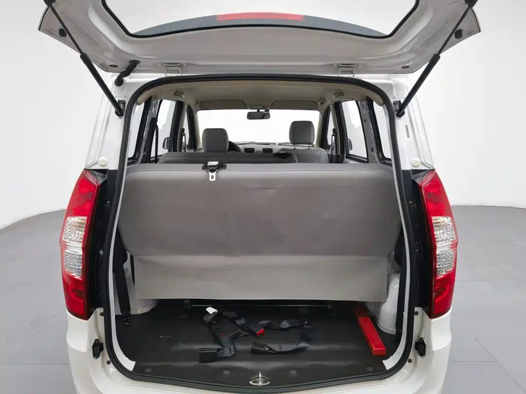 Wuling Hongguang — миниатюра 4