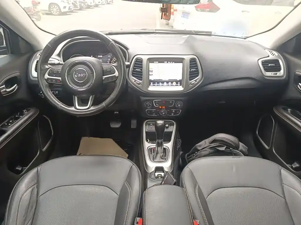 Jeep Compass — миниатюра 10